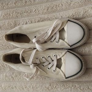 Airwalk flats
